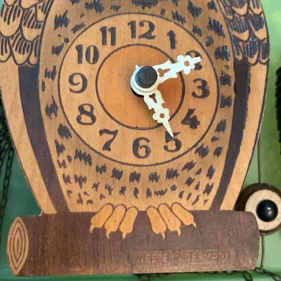 Vintage Owl Wall Clock made in Western Germany - Picture 2 of 6